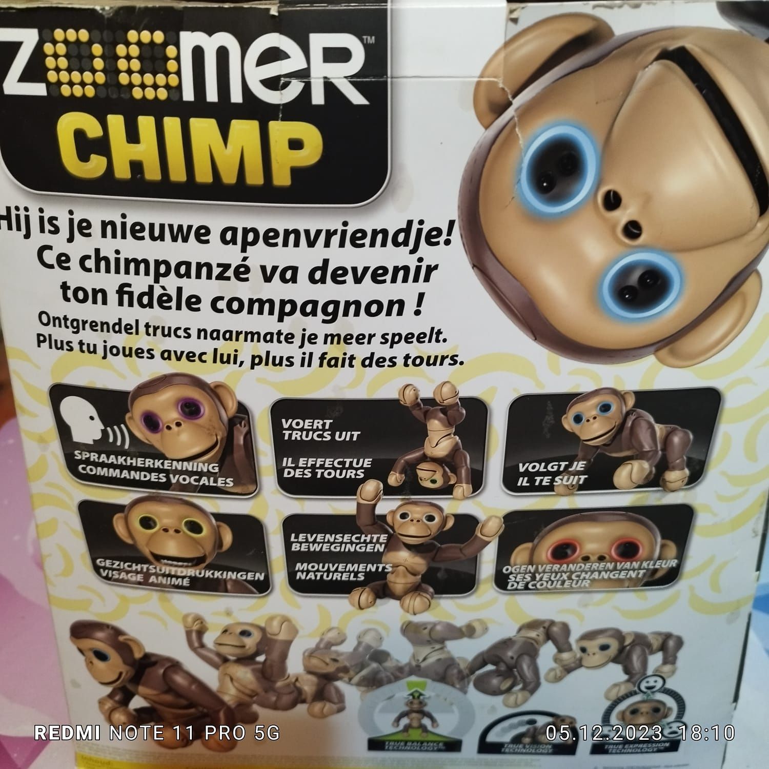 Zoomer Chimp, robot interactiv pentru copii
