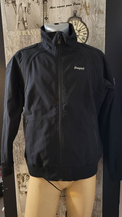 Дамски неопренови якета Bergans