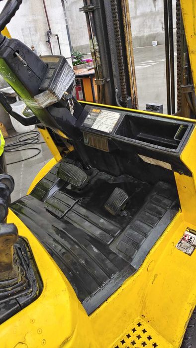 Vând M-O-T-O  S-T-I V-U-I-T-O-R   H-Y-S-T-E-R  2 . 5 T