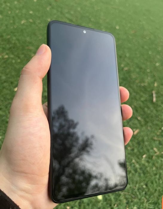 Redmi 11 note pro, 128 gb ram 8 gb.