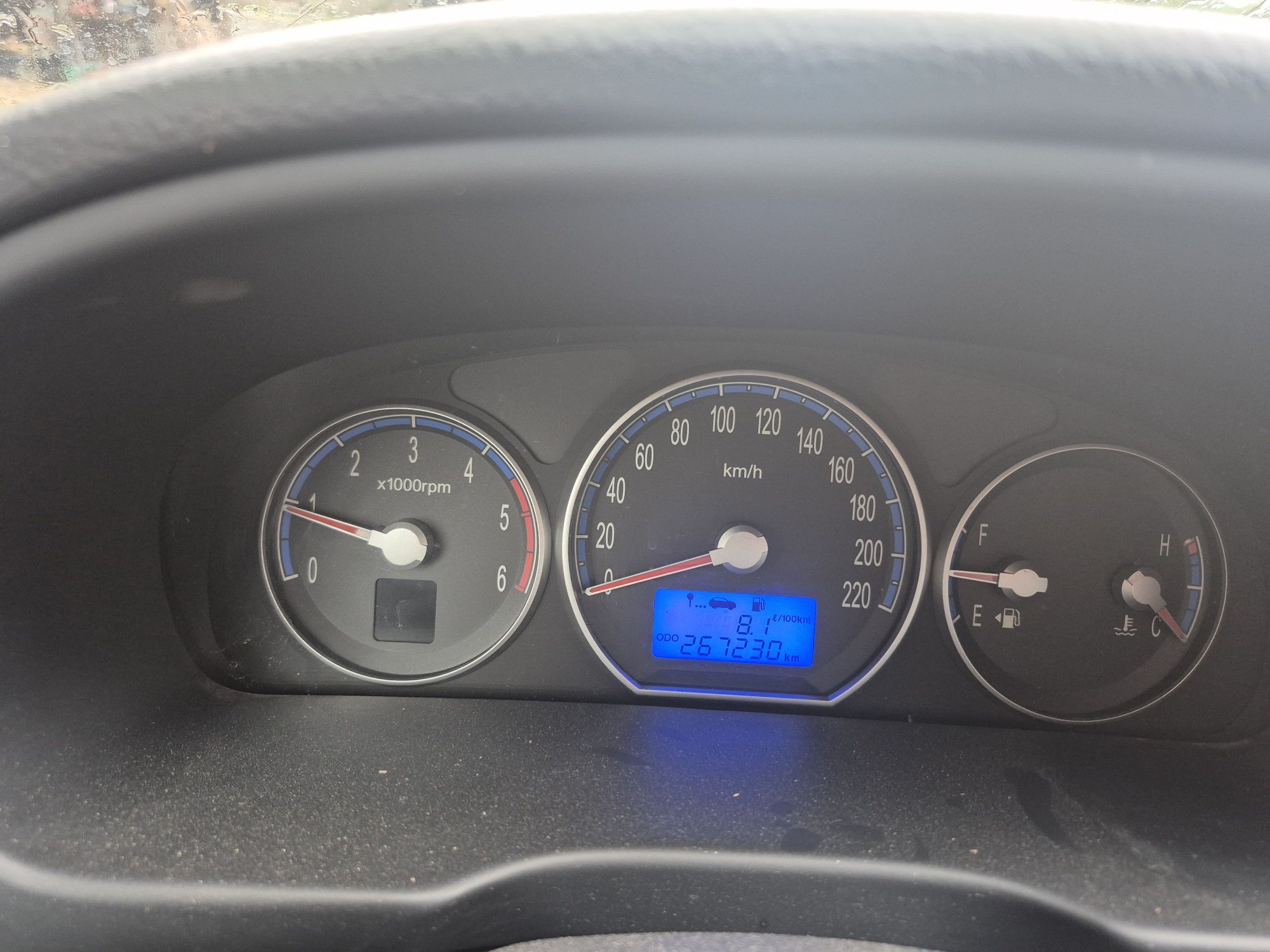 Hyundai santa fe.