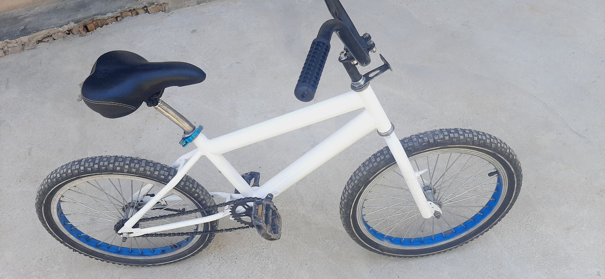 Velosiped sotiladi srochna razmeri 20ma