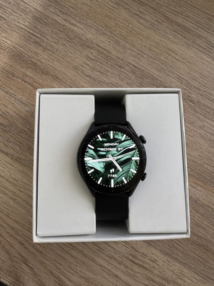 Продаю смарт-часы Amazfit GTR3