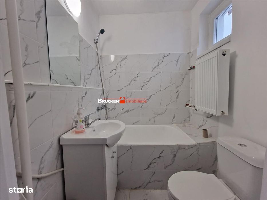 Apartament 3 camere, Rogerius