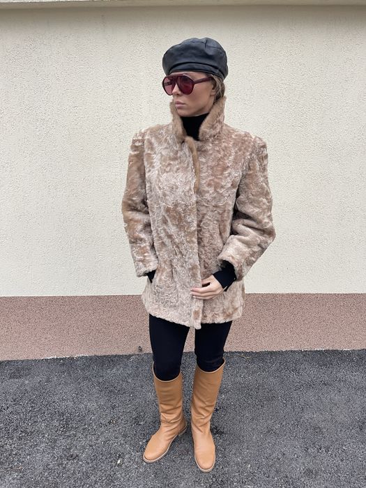 Haina de miel cu guler de vizon maro