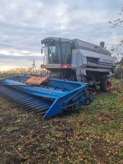 Комбайн Вектор 2007 года