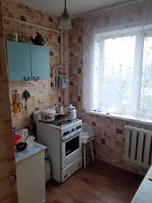 Продам однокомнатную квартиру в центре на 1 этаже 5-этажного