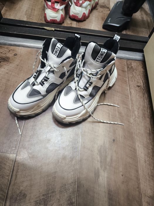 Кроссовки женские 39 размер