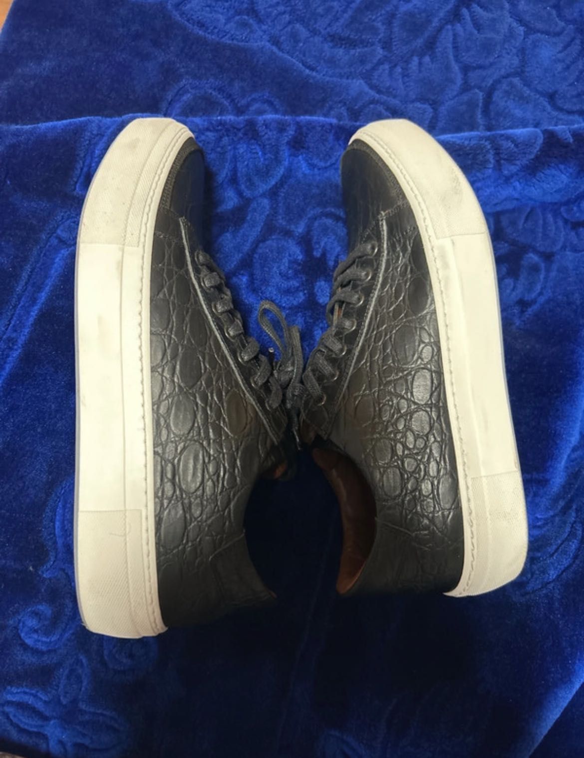Pantofi stil adidasi