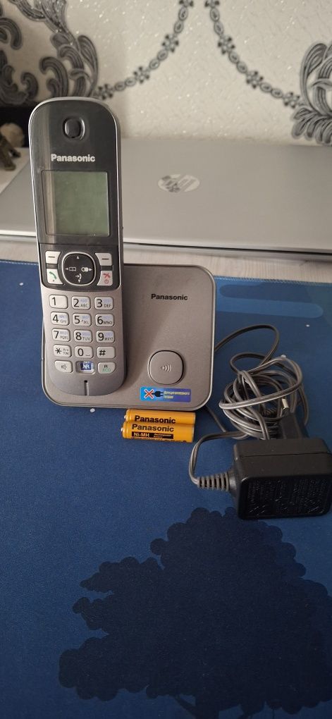 Радиотелефон Panasonic KX-TG6811UA