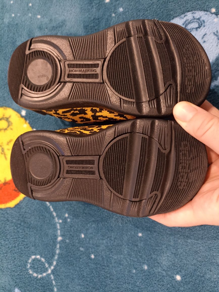 Нови маратонки Adidas Uk8