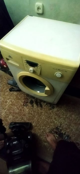 Продаю стиральную машину