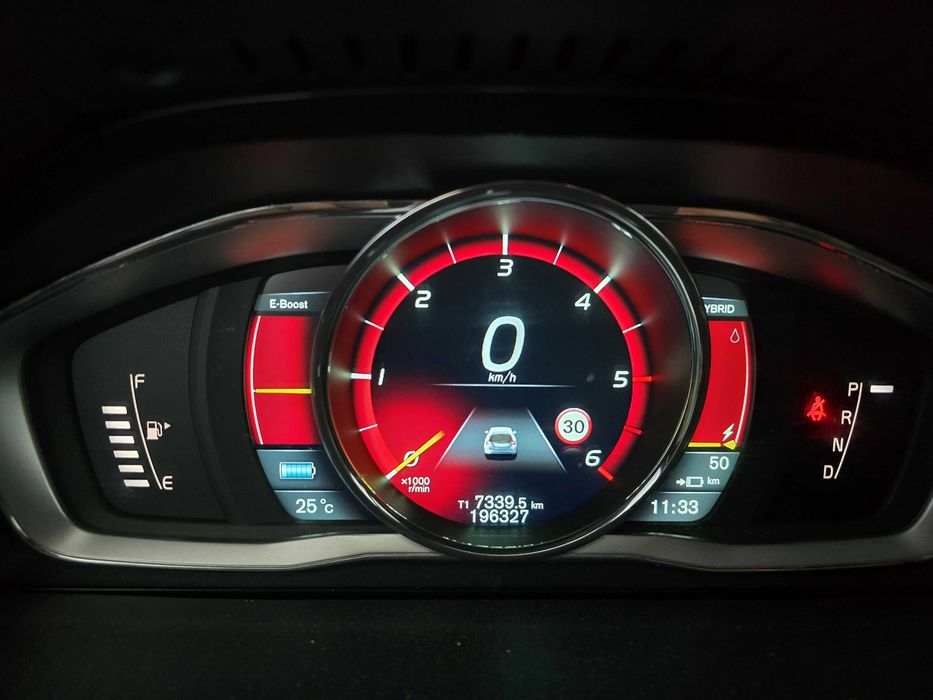 VOLVO V 60 D6 Plug-In Hybrid 4X4