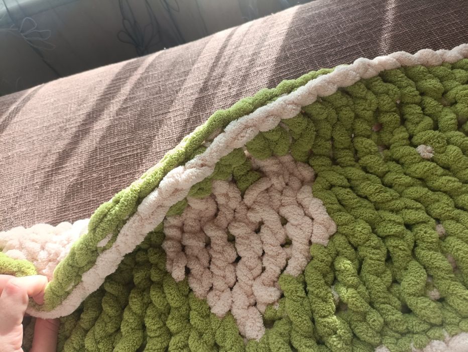 Нещо като шал но за сядане при студени пейки