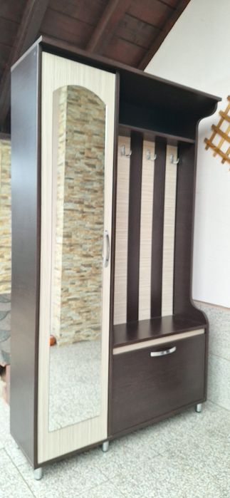 Cuier hol cu pantofar și comoda in stare foarte bună