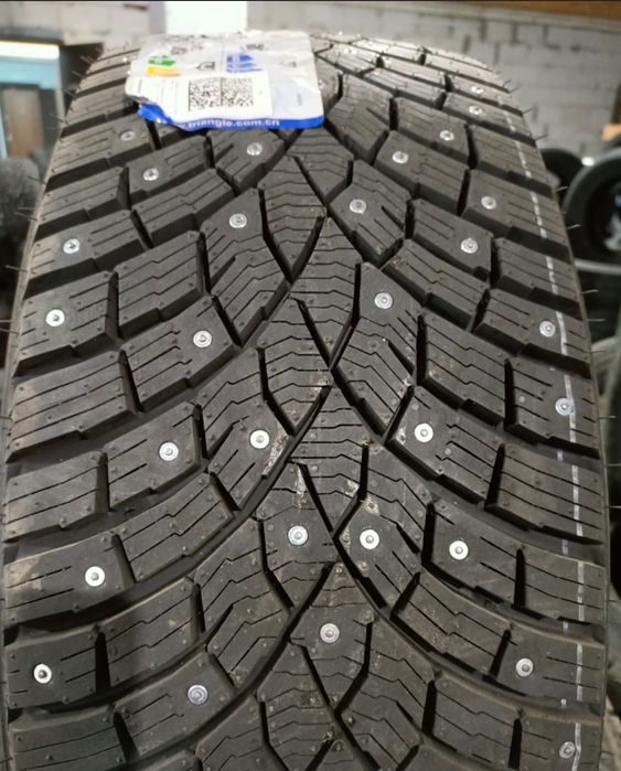 Зимняя резина 17 размера, шипованная  , с JAC j7