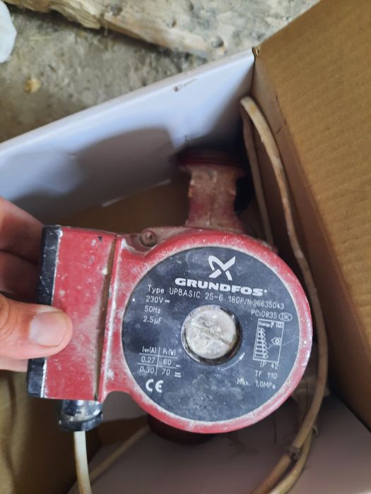 Продам насос грундфос. 25×6   180