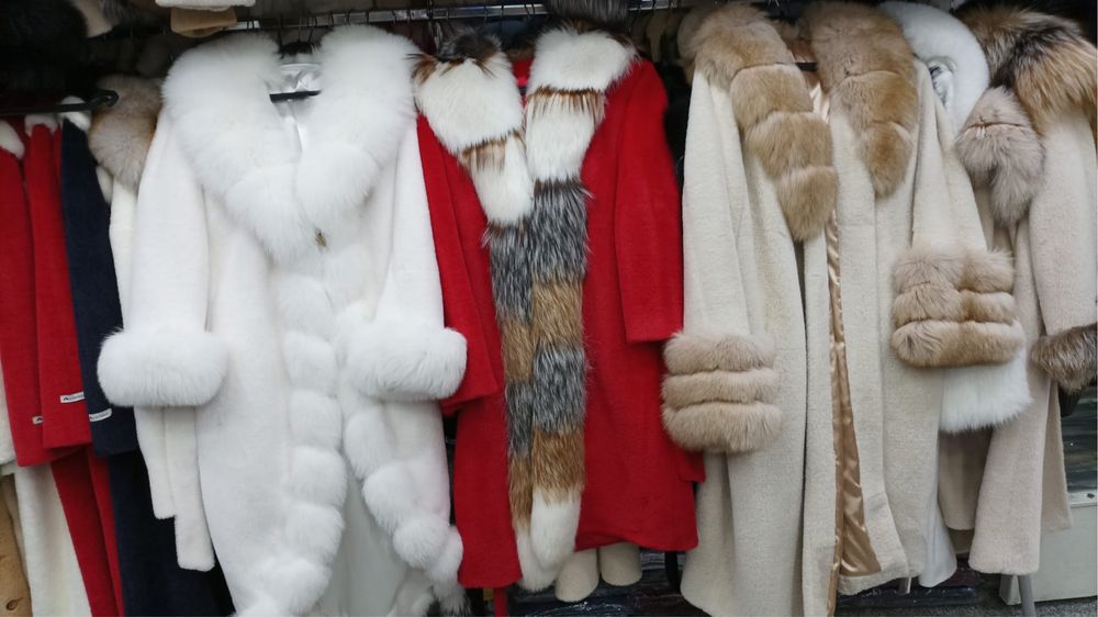 Palton din blana Alcantara cu blana de vulpe polara la 1399 lei