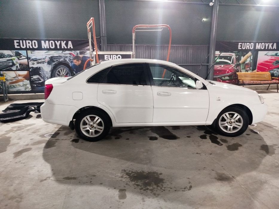 Lacetti oq rangli 2011 yil