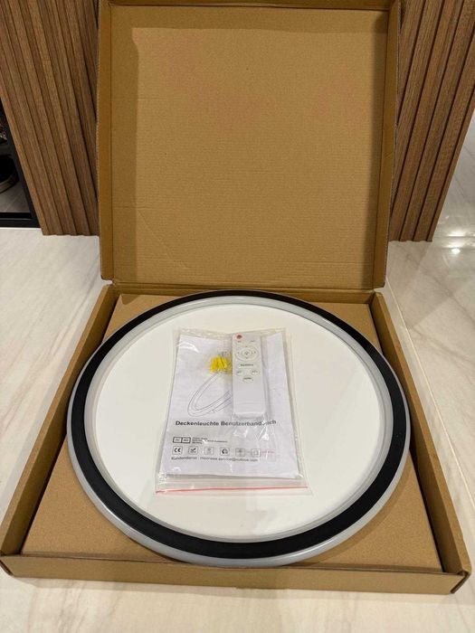 Plafoniere și corpuri de perete