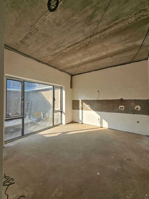 Сергели.Bobur махалляси. 2сотихда 5хонали коробкали уй сотаман