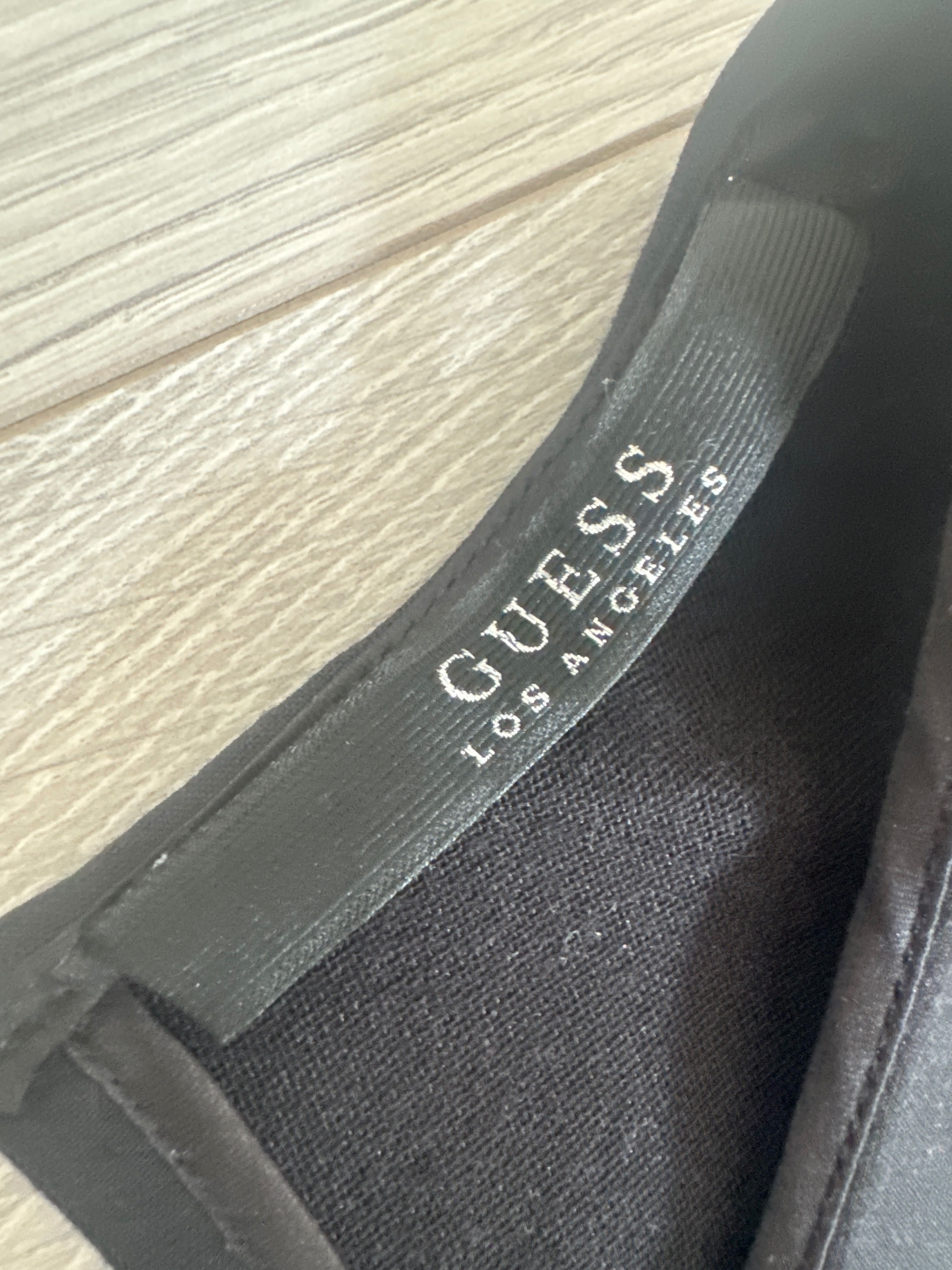 Топ Guess XS размер (угломен)