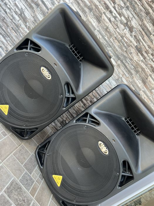 Vand 2 boxe Behringher B615D ACTIVE !!!