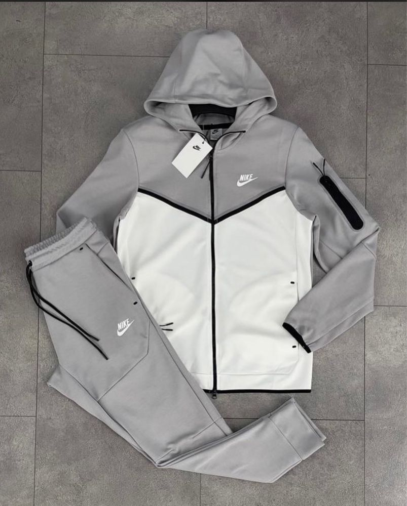 Nike tech fleece Black