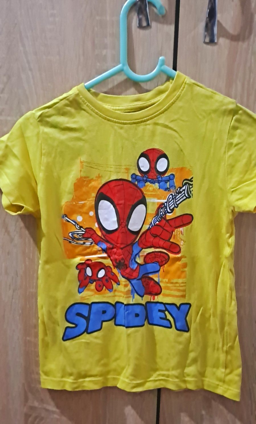 5 tricouri cu Spiderman