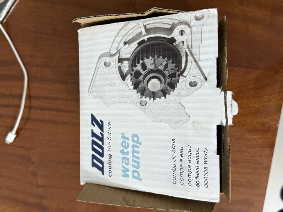 Помпа Renault sandero