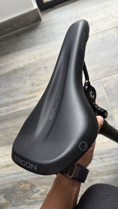 Sa bicicleta Ergon SM10 E-MOUNTAIN si Tija 30.9 SRSUNTOUR AMORTIZOR