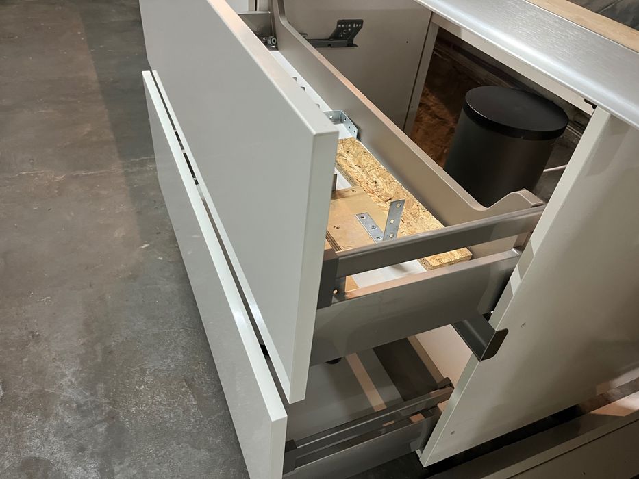 Кухня с вградени уреди