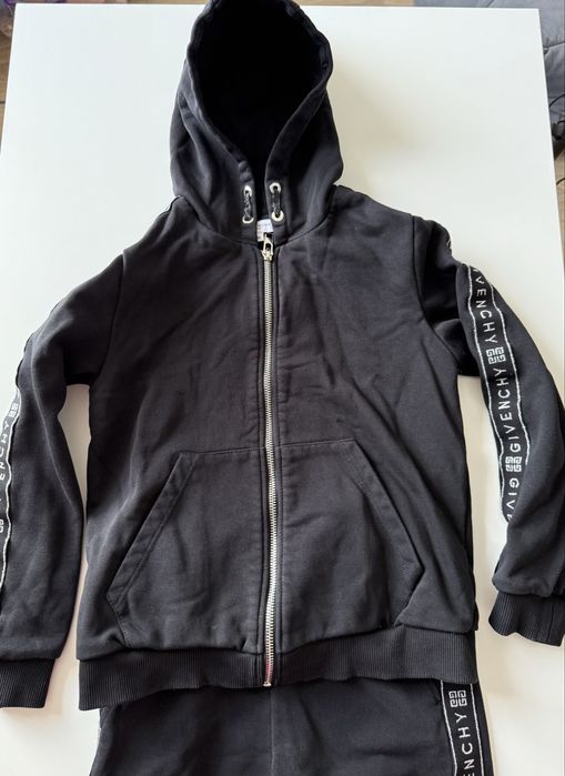 Спортивный костюм Givenchy оригинал 10 лет