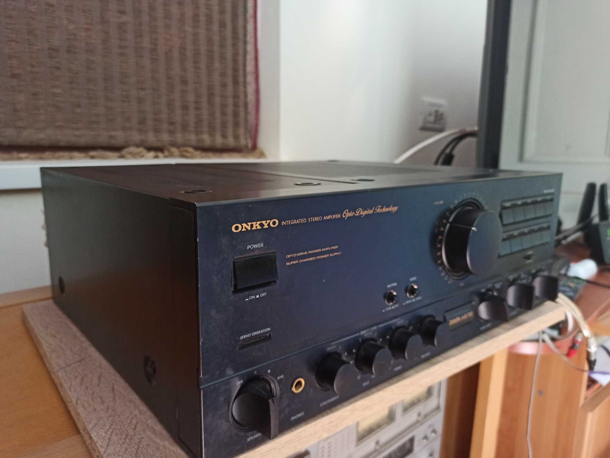 Amplificator puternic Onkyo Integra A817xd