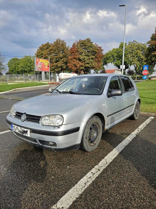 golf 4 1.6 benzina 105 cai an 2001