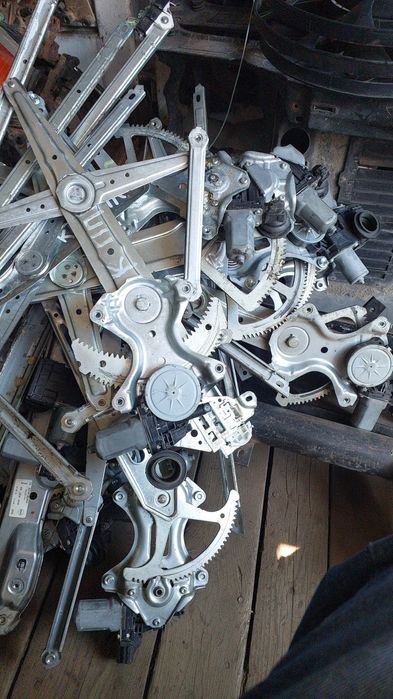 Стеклоподьемники в ассортименте Toyota/Nissan