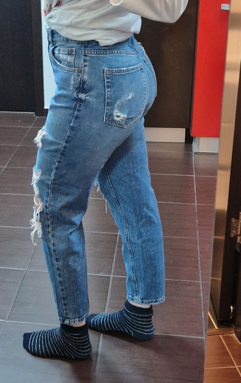 Vând Jeans Mom Fit rupti