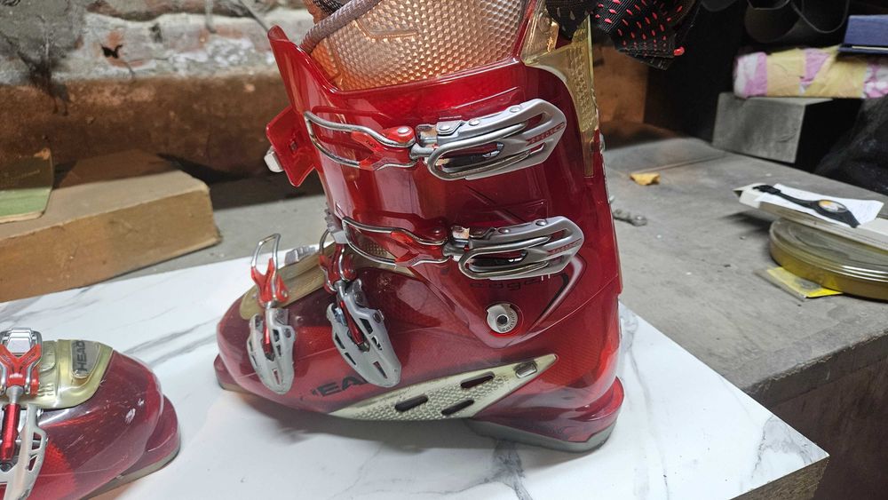 Запазени ски обувки