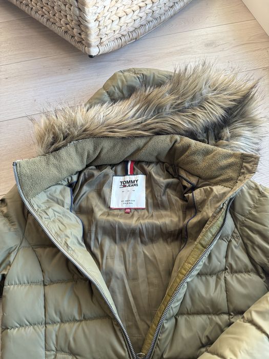 Geaca Tommy XS verde olive in stare perfecta