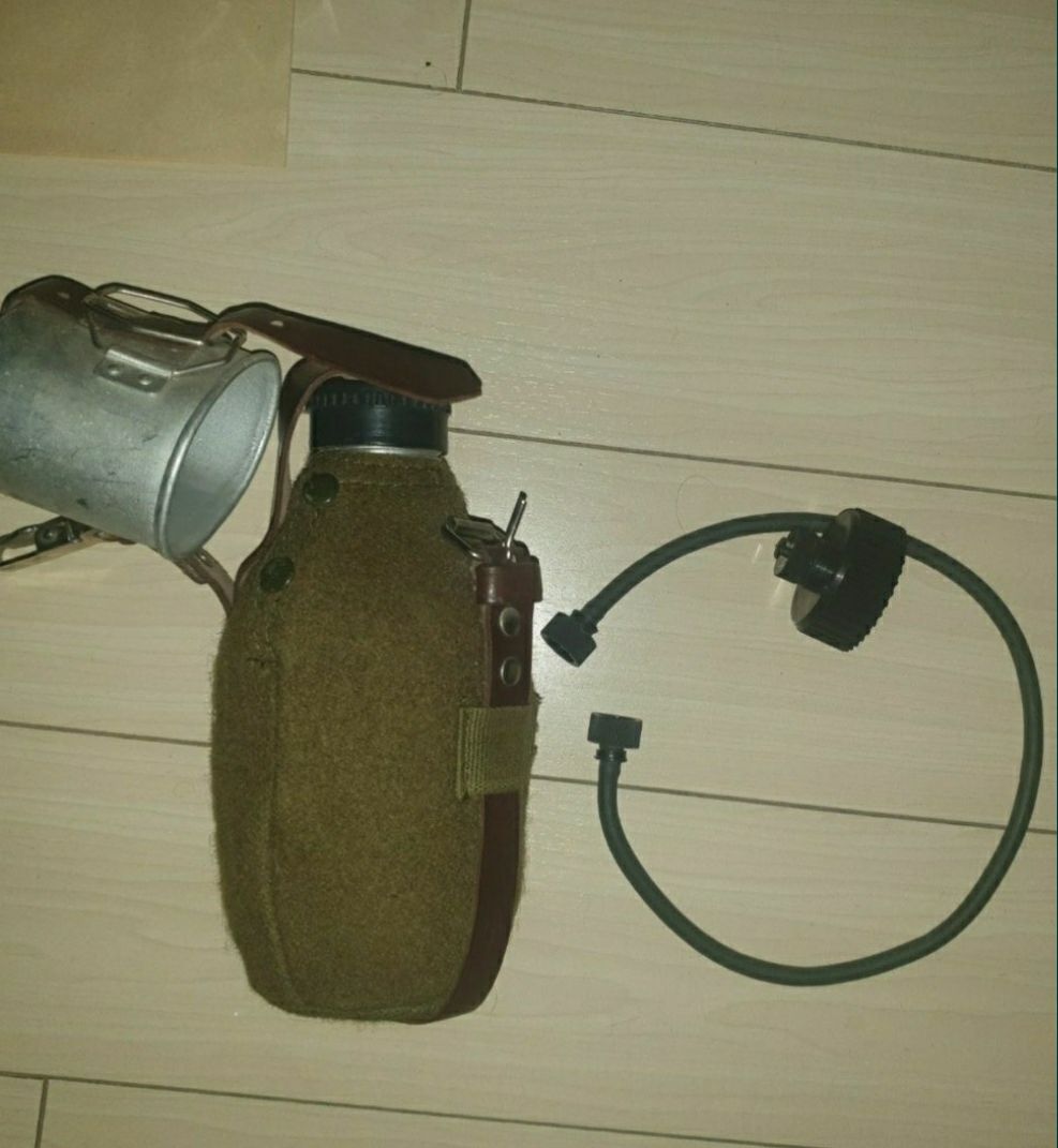 Masca militara de gaze model 85 
Produs nefolosit funcțional
Livrez cu