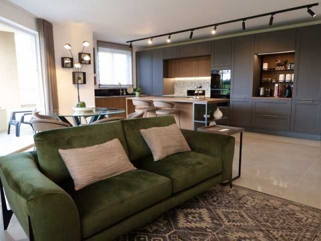 Дава се под наем Тристаен апартамент в София, Център - 80 кв.м за 612 € - Снимка #1