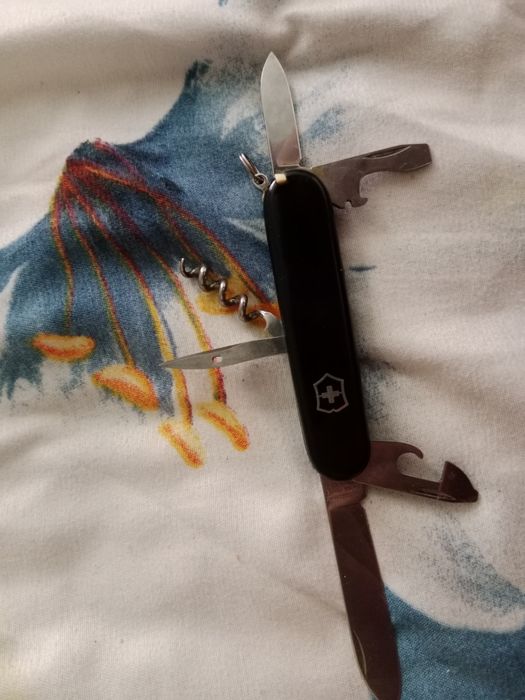 Victorinox firmasining original ko‘p funksiyali pichog‘i sotiladi!