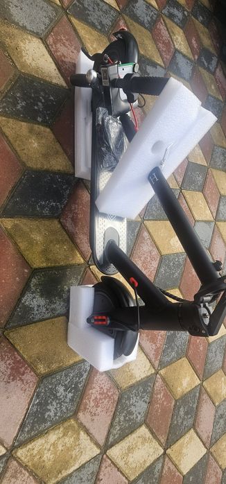 Trotineta electrica noua JRH autonomie 30 km viteza maxima 25km/h