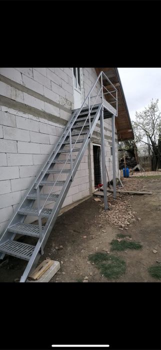 Scari metalice galvanizate la orice dimensiune