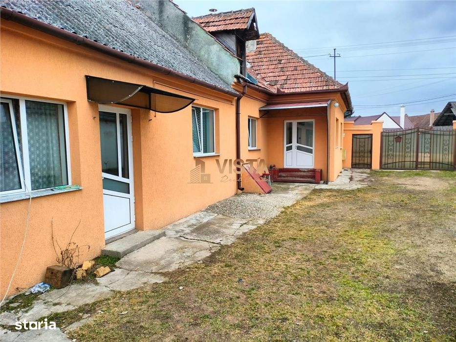 Oportunitate! Casa spatioasa cu teren generos, in Halchiu, Brasov