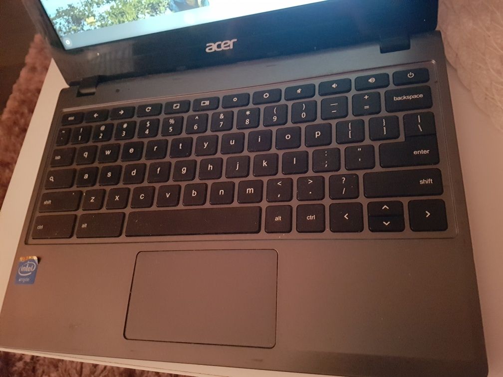 Laptop acer chrome slim