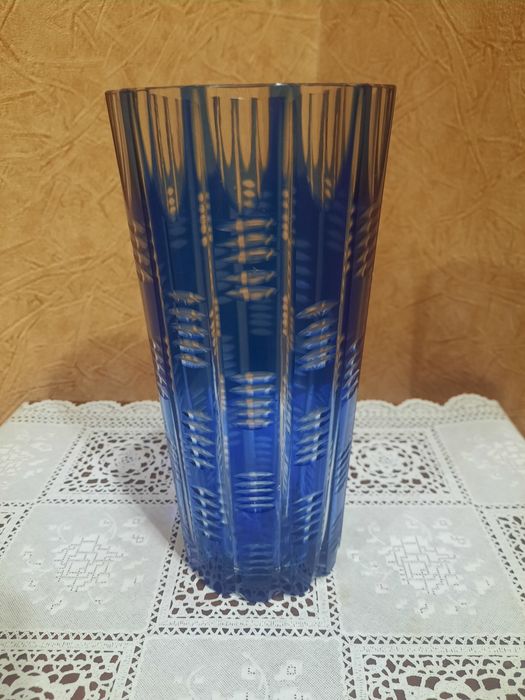 Красивая, редкая винтажная ваза , кобальтовый двухслойный хрусталь. За