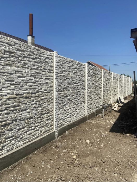 Gard din placi si garduri de beton