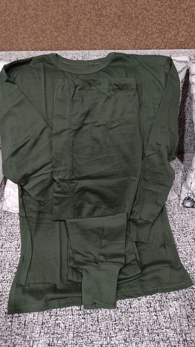 Продам нательное белье́.