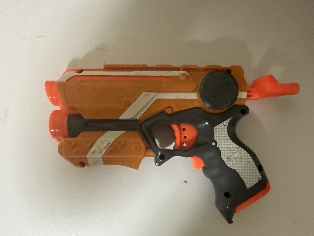 Nerf Firestrike с лазером